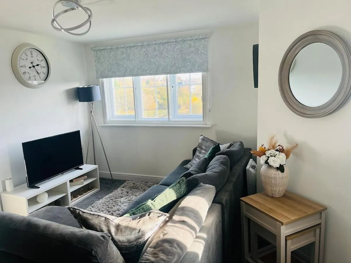 1 Bed Apartment Next To Train Station Mirfield